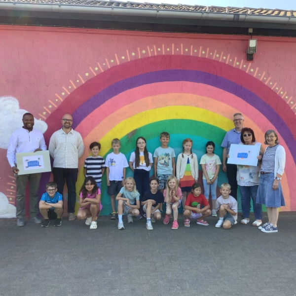 Spende Overberg Grundschule an die Tafel Paderborn