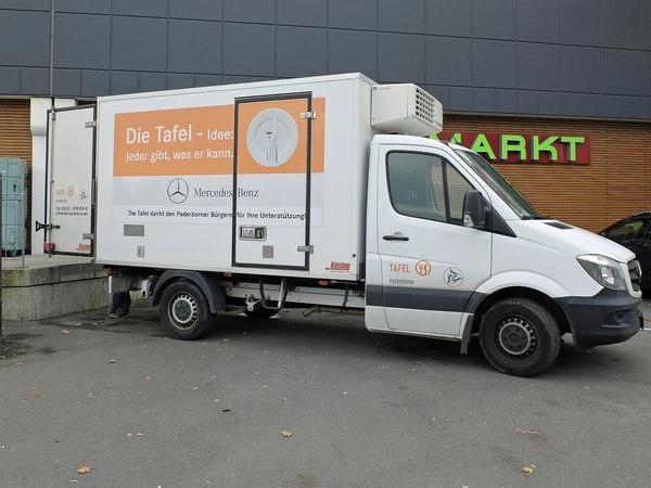 Spenden vom Kühlfarhzeug abgeholt - Tafel Paderborn